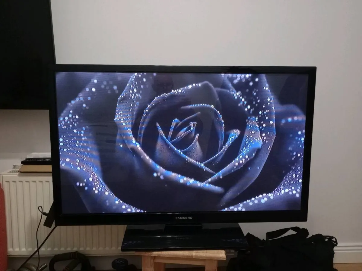 Samsung 43" HD PLASMA TV NOT SMART PS43E450A - Image 2