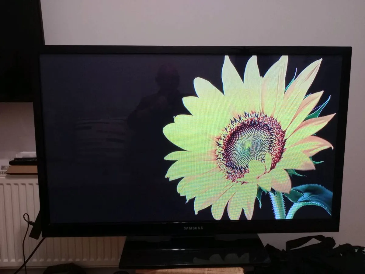 Samsung 43" HD PLASMA TV NOT SMART PS43E450A - Image 4