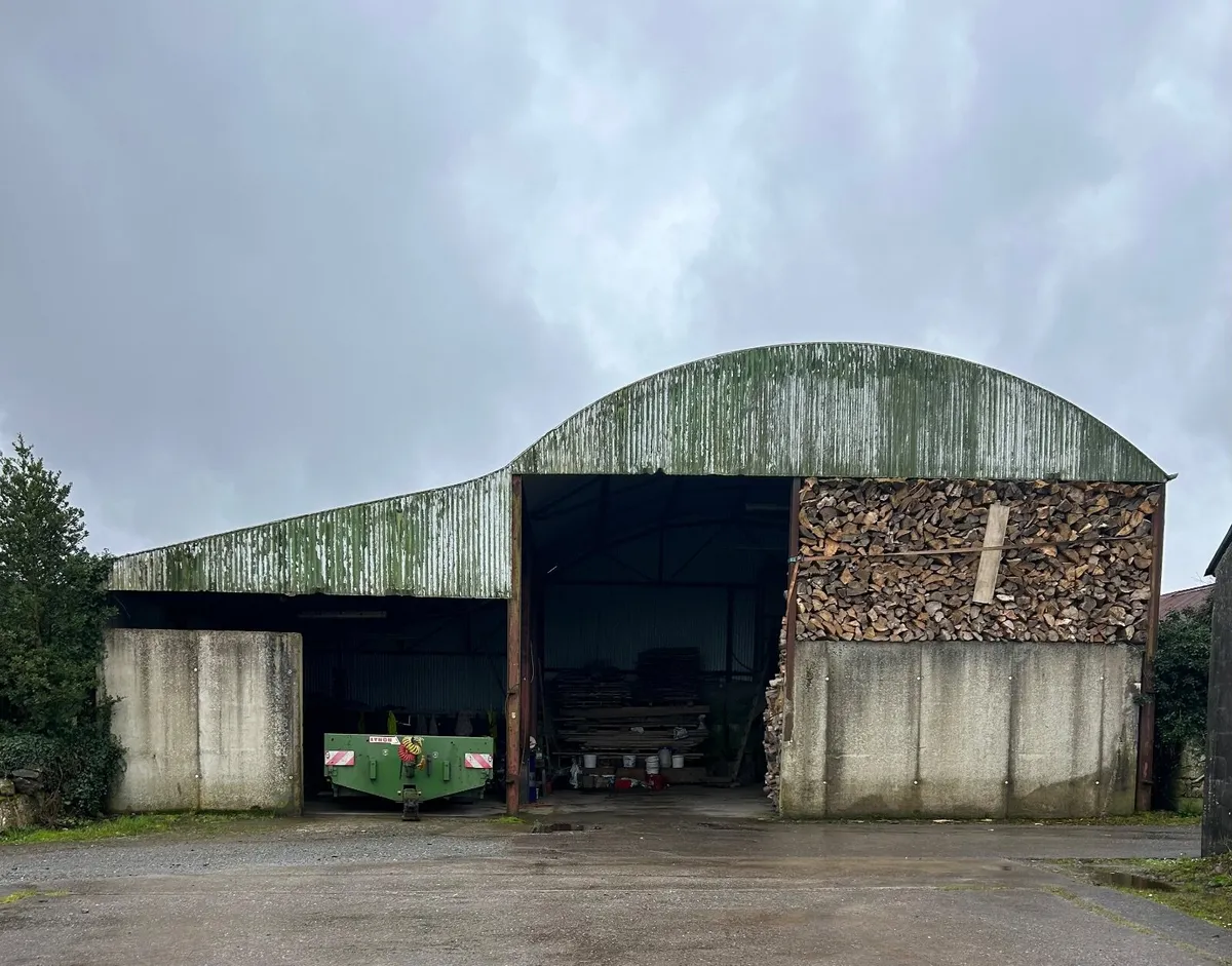 Three Bay Round Roof Shed with lean-to - Image 1