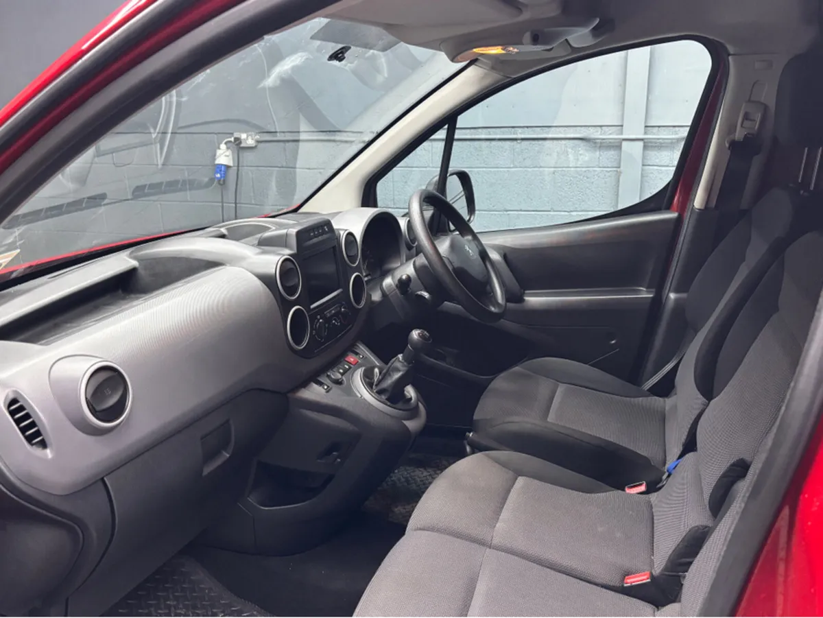 Peugeot Partner PROFESSIONAL LI BLUE H HDI 5DR - Image 3