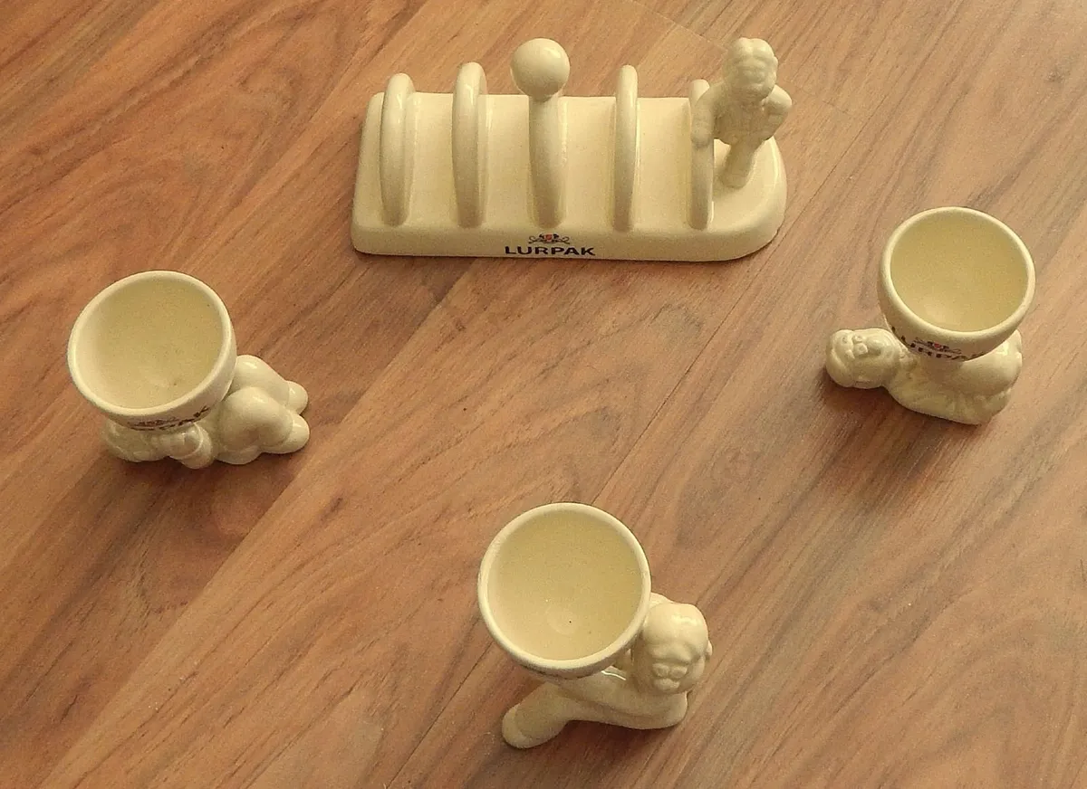 Lurpak Douglas Collection Toast Rack & 3 Egg Cups - Image 2