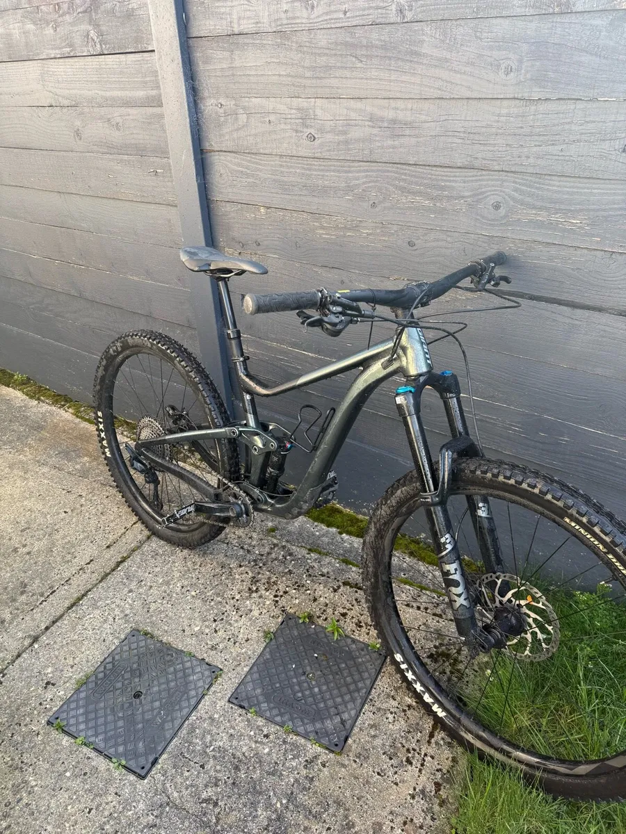 Giant Trance Mountain bike - Image 1