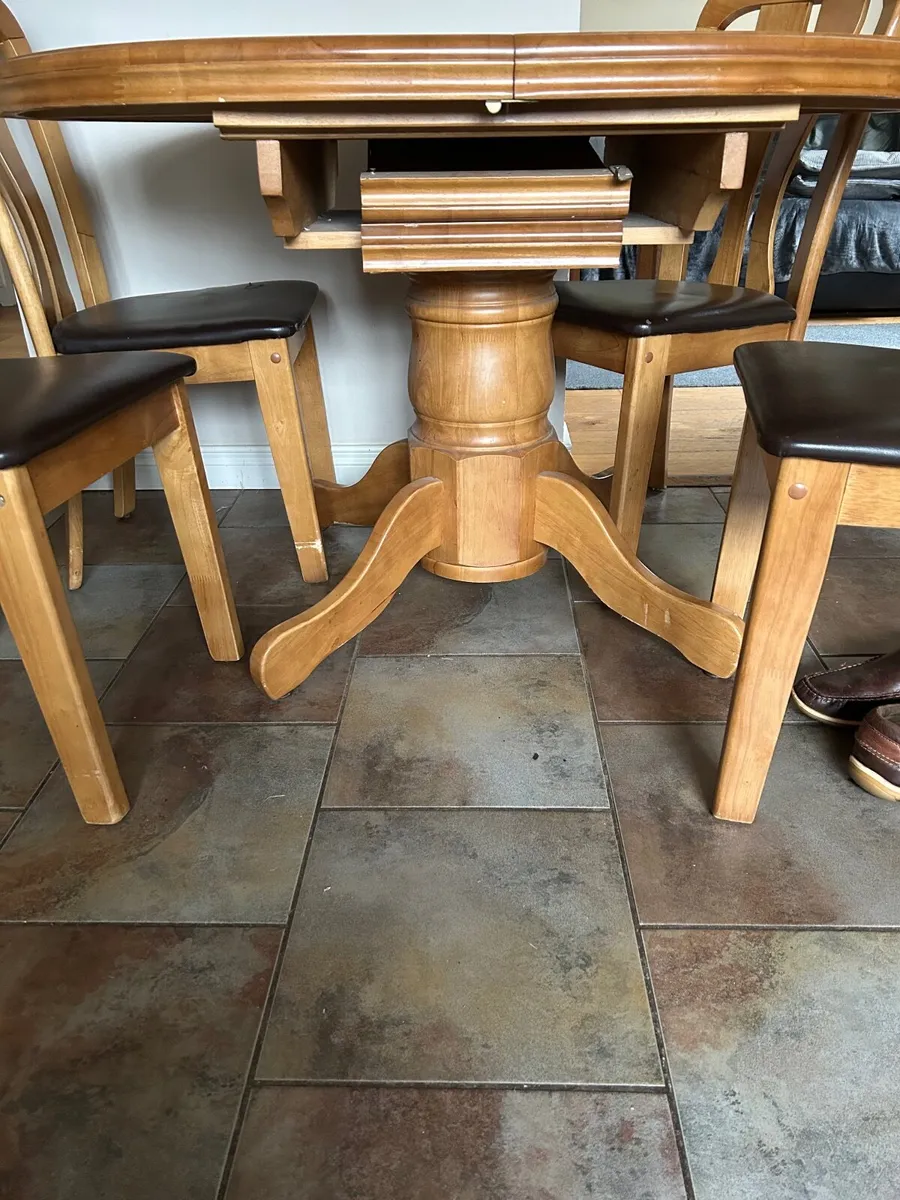 Dining table and chairs - Image 3