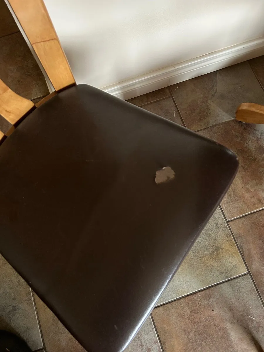 Dining table and chairs - Image 4