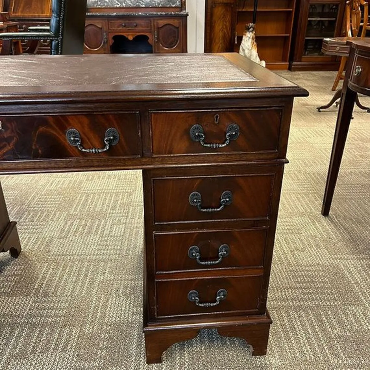 Mahogany flamed tan leather top twin pedestal writ - Image 2