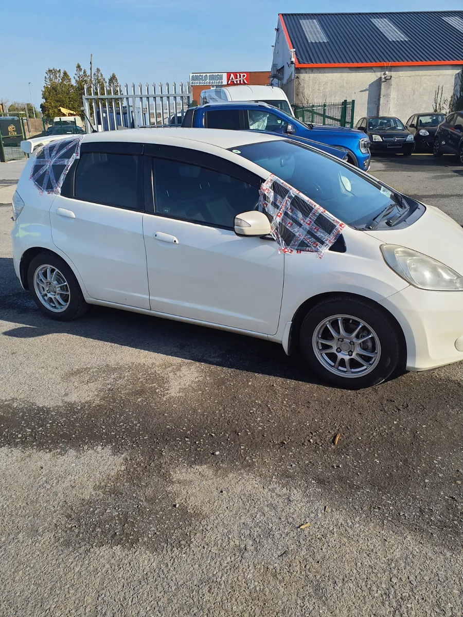 Honda Fit 2012 attempted theft - Image 2