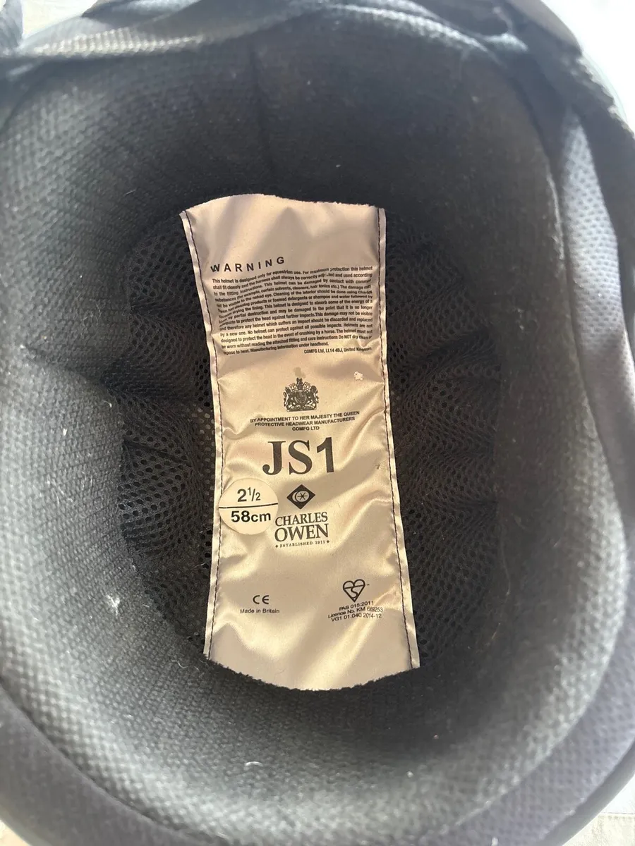 Riding helmet - Image 2