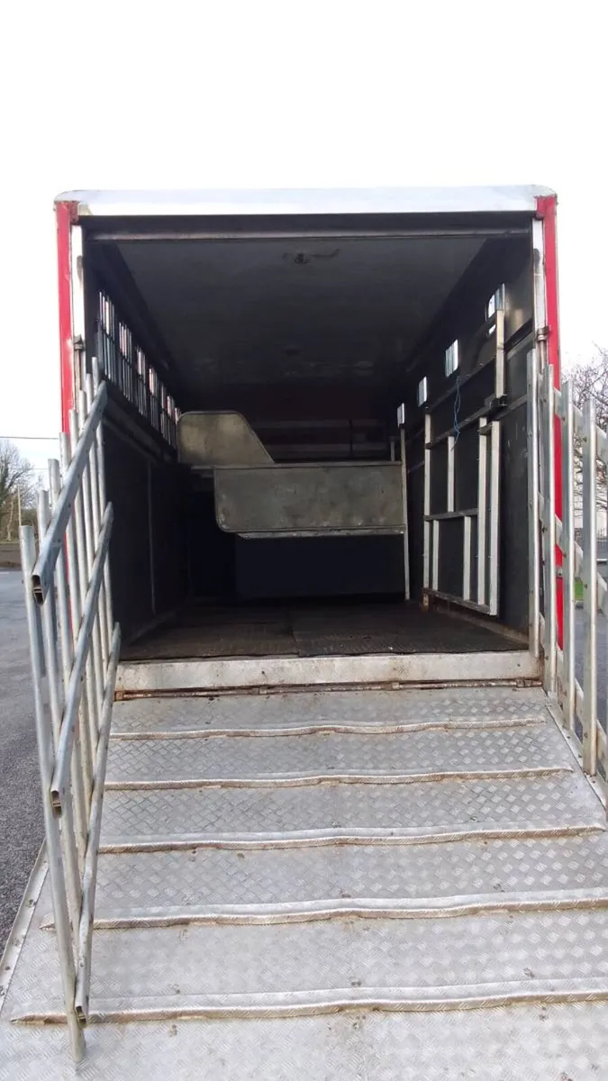 Horse truck - Image 4