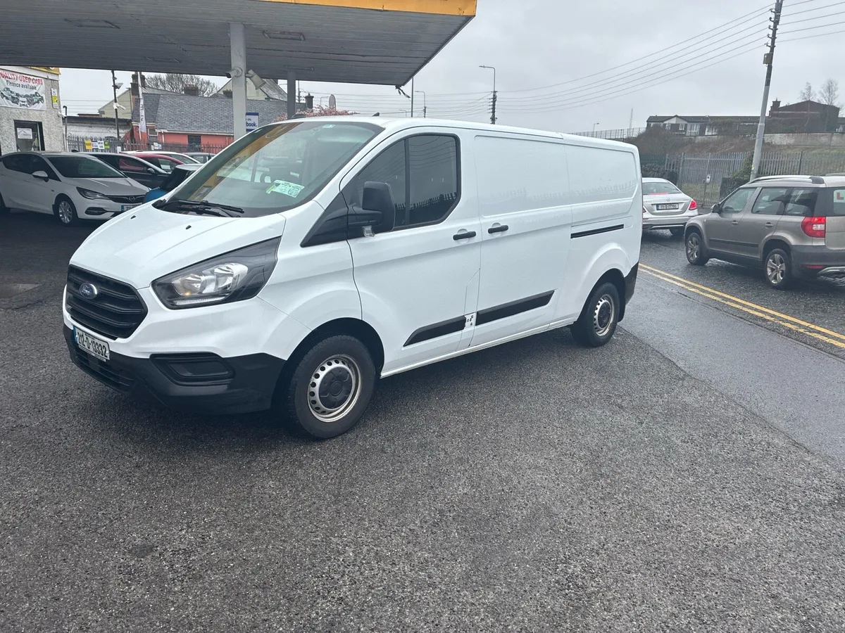 Ford Custom - Image 2