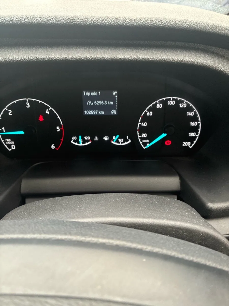 Ford Custom - Image 3