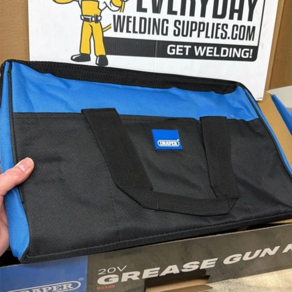 Draper D20 20V Grease Gun Kit, 1 x 2.0Ah Battery, - Image 4