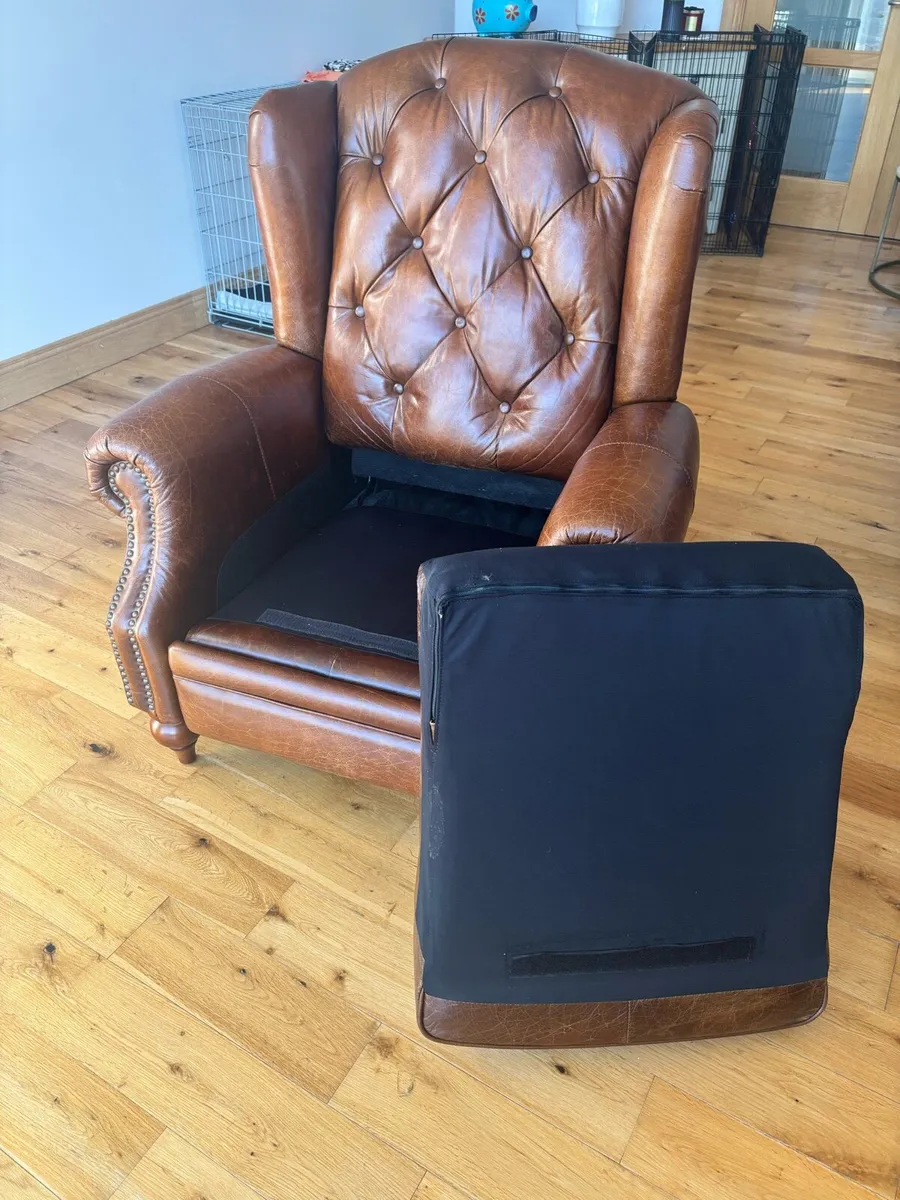 Leather manual recliner chair - Image 3