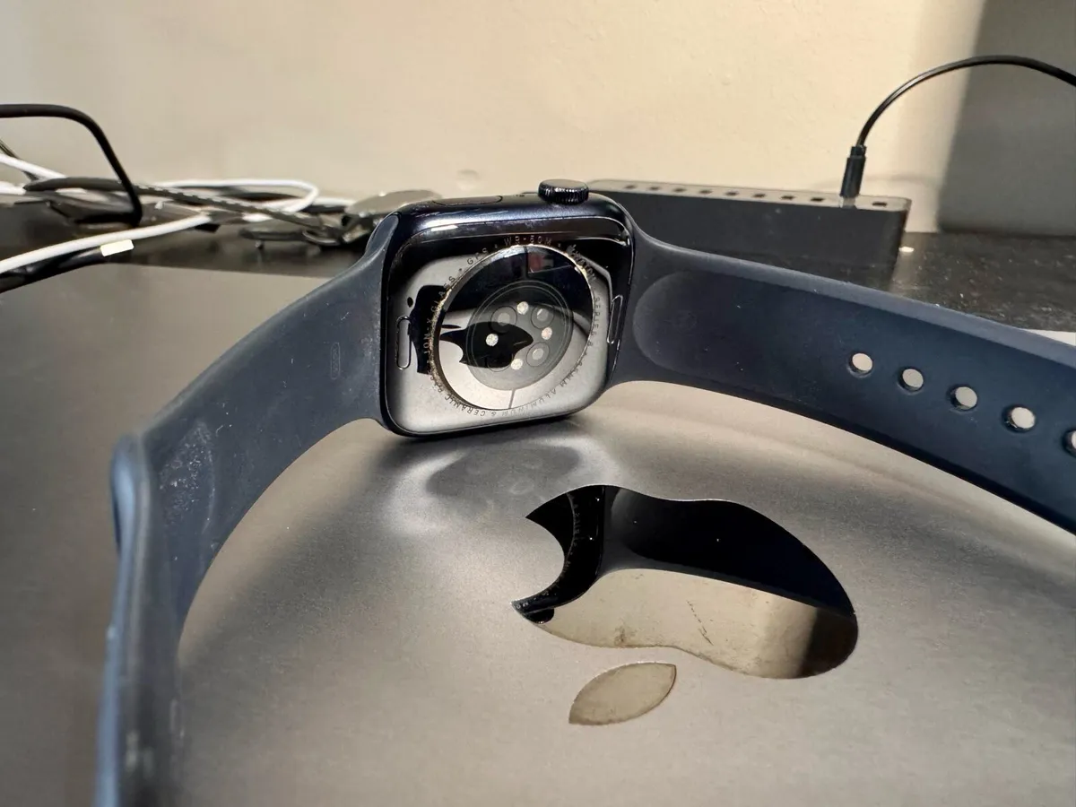 Apple Watch Series 8 - Image 4