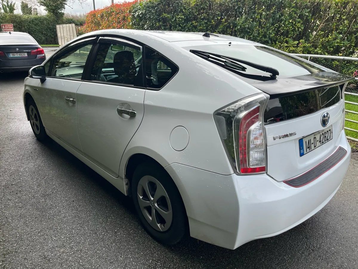 Toyota Prius - Image 4