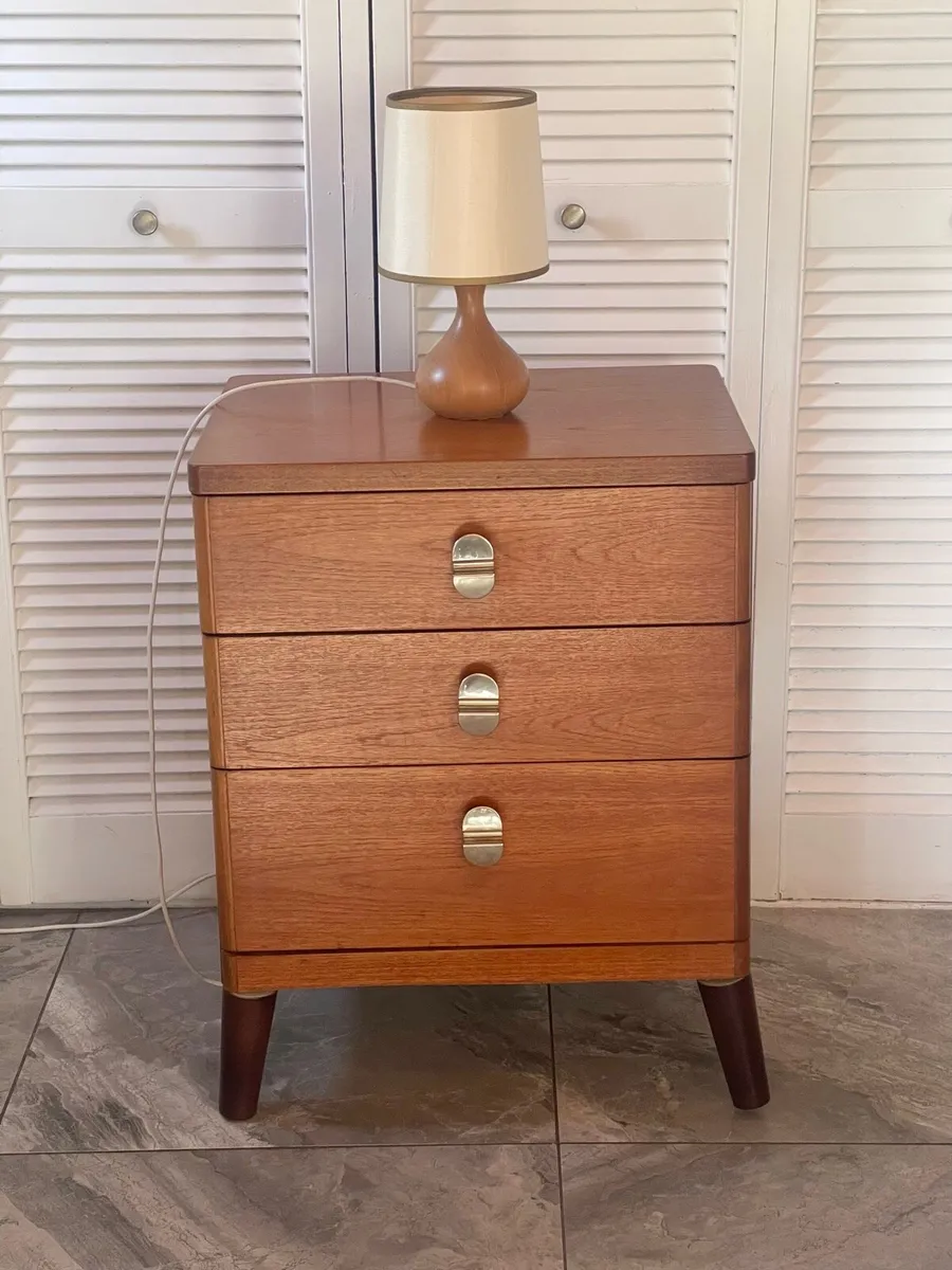 Mid century chest - Image 1