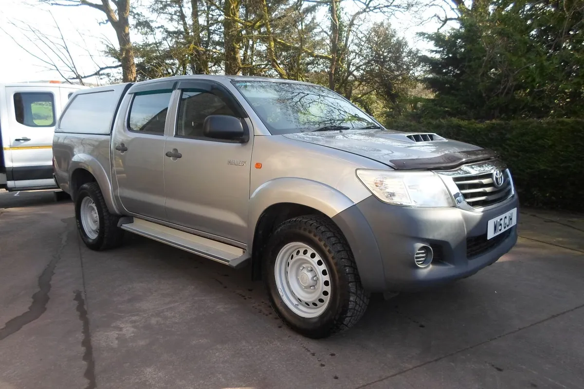 Toyota Hilux 2015 - Image 1