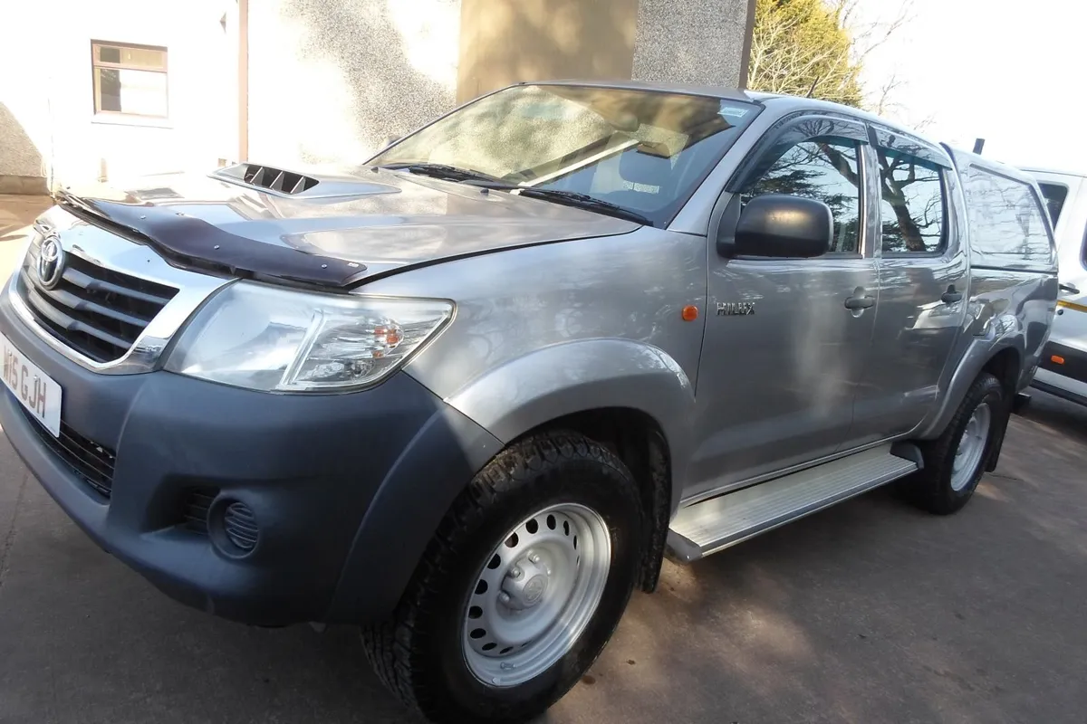 Toyota Hilux 2015 - Image 2