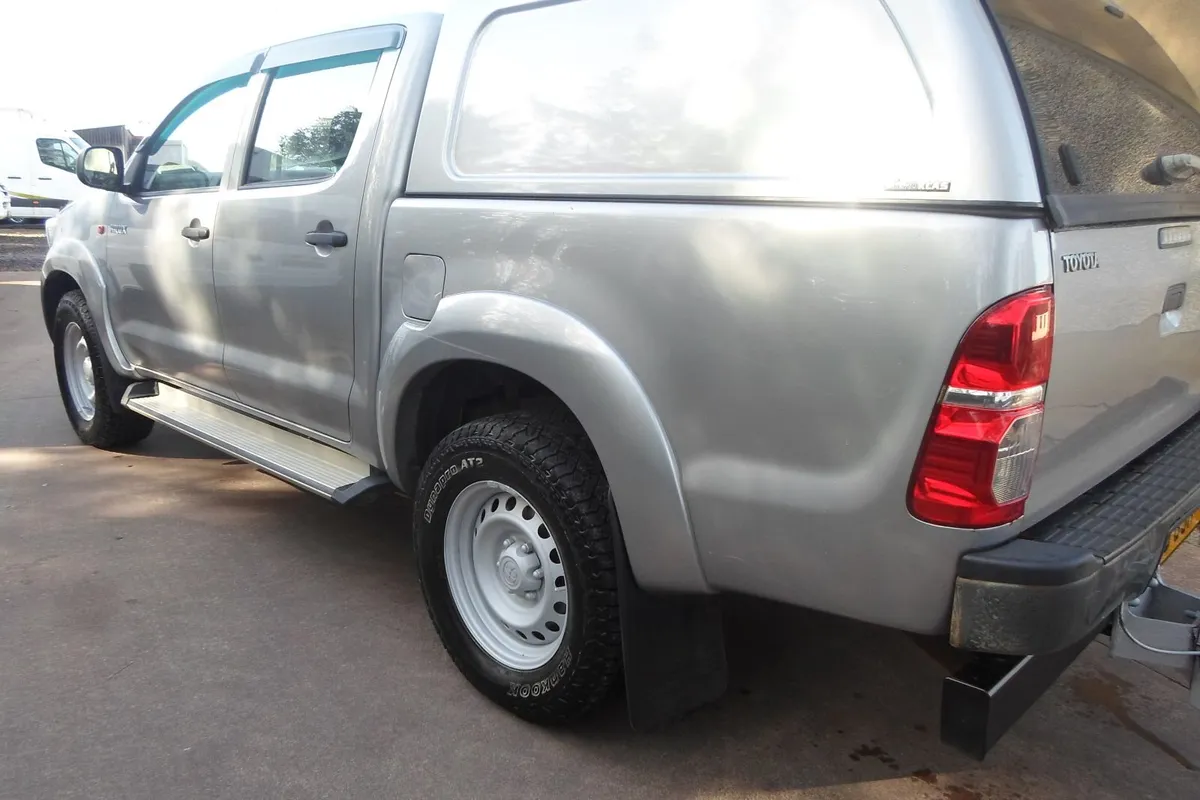 Toyota Hilux 2015 - Image 3