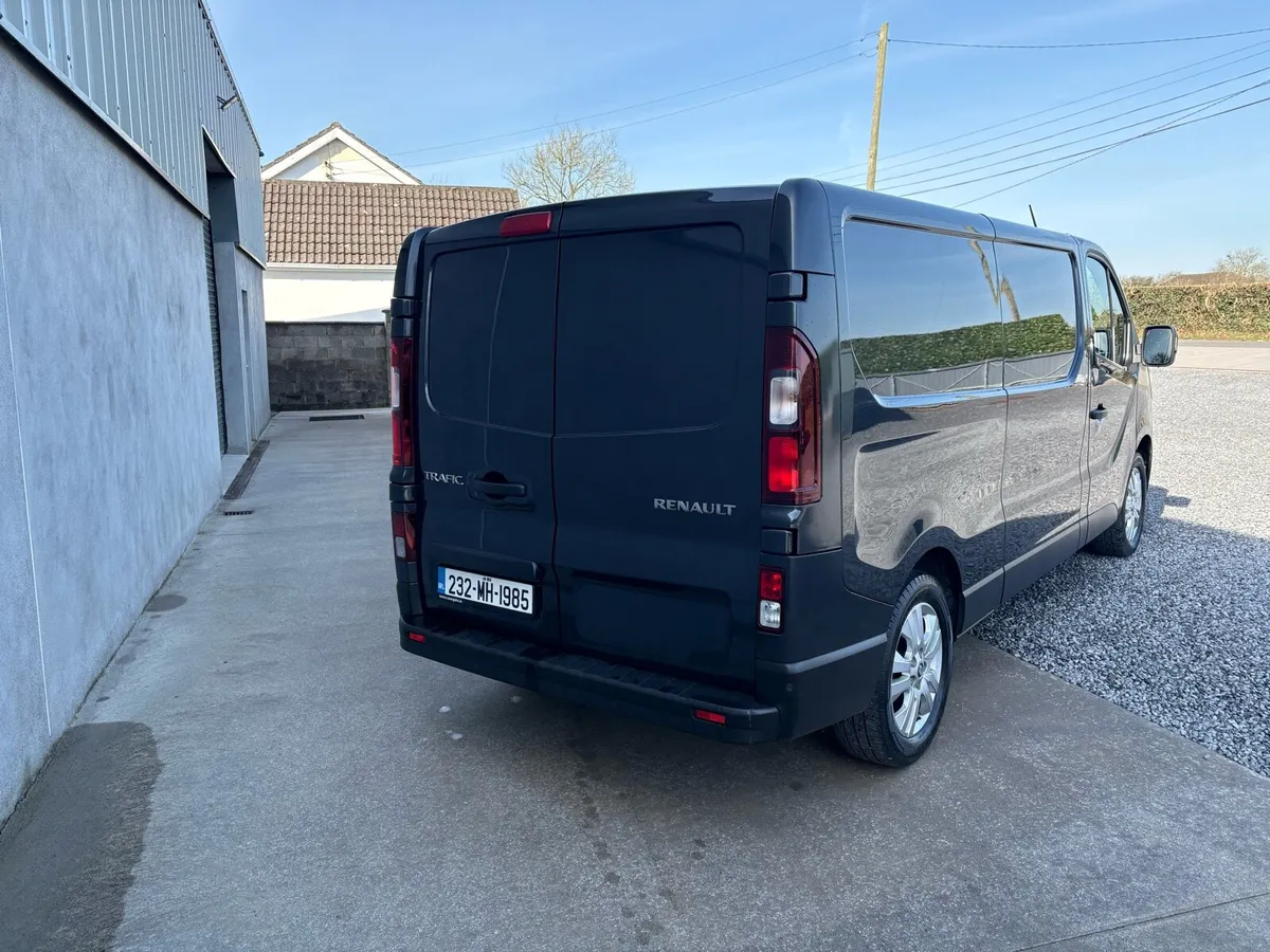 Renault Trafic 2023 LWB Sport - Image 4