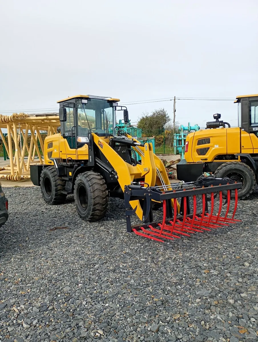 Farm loaders - Image 1