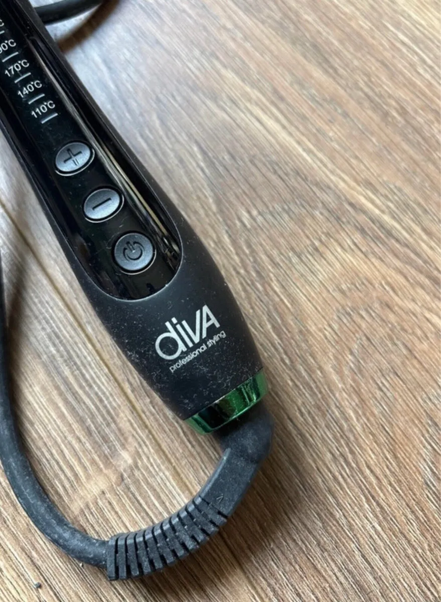 Diva Professional Hair Curler - Image 3