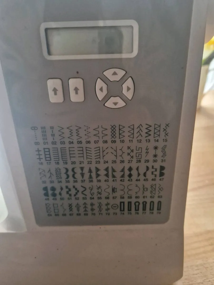 SINGER Brilliance Sewing Machine - Image 2