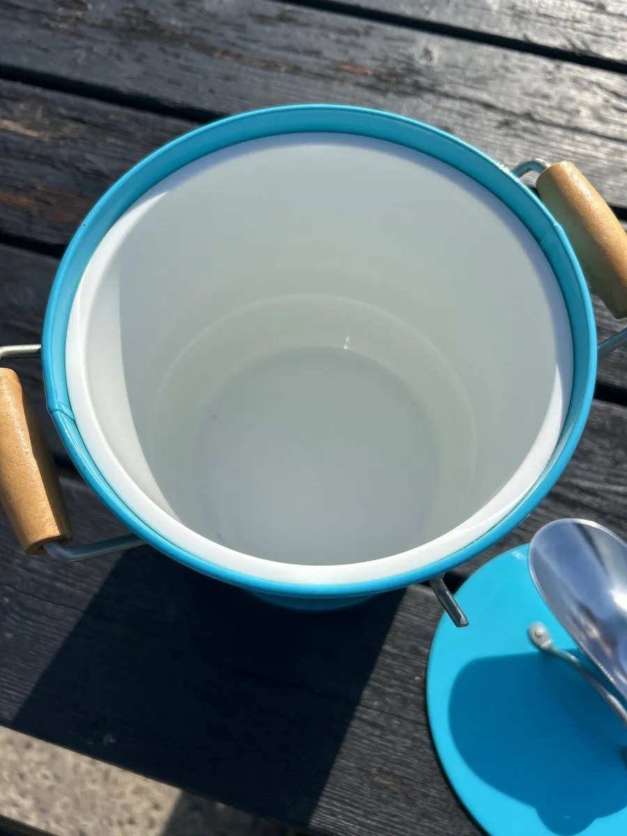 Blue ice bucket and scoop - Image 4