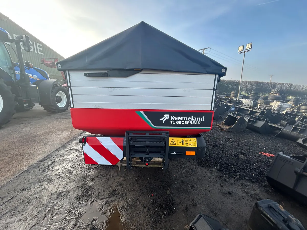 New Kverneland Fertiliser sower - Image 1