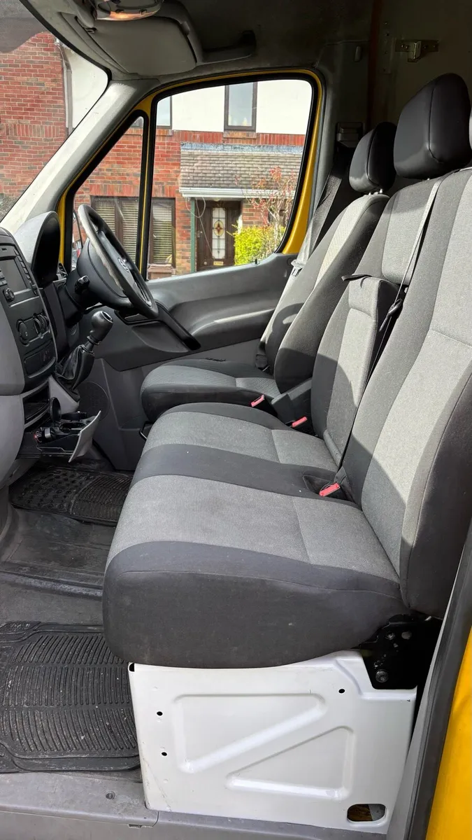 Camper van - Image 3