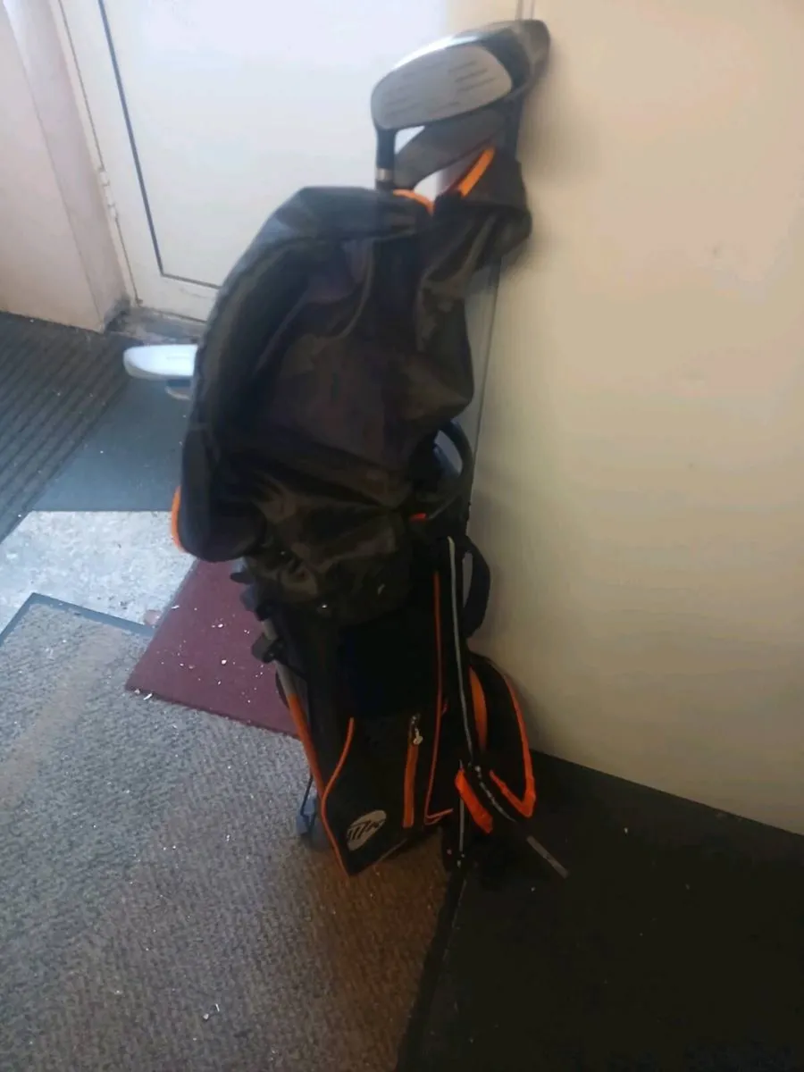 Junior set  putter  few clubs