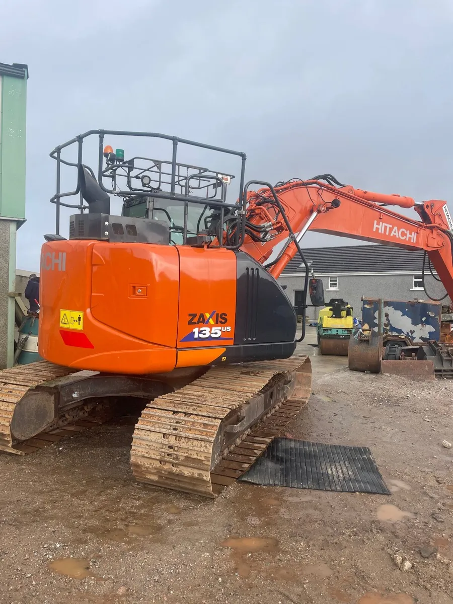 Hitachi 13t digger - Image 4