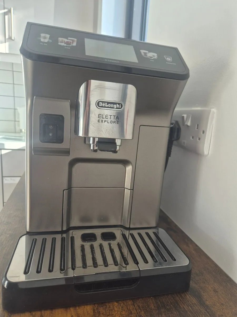 Delonghi Eletta Explore Coffee Machine - Image 1