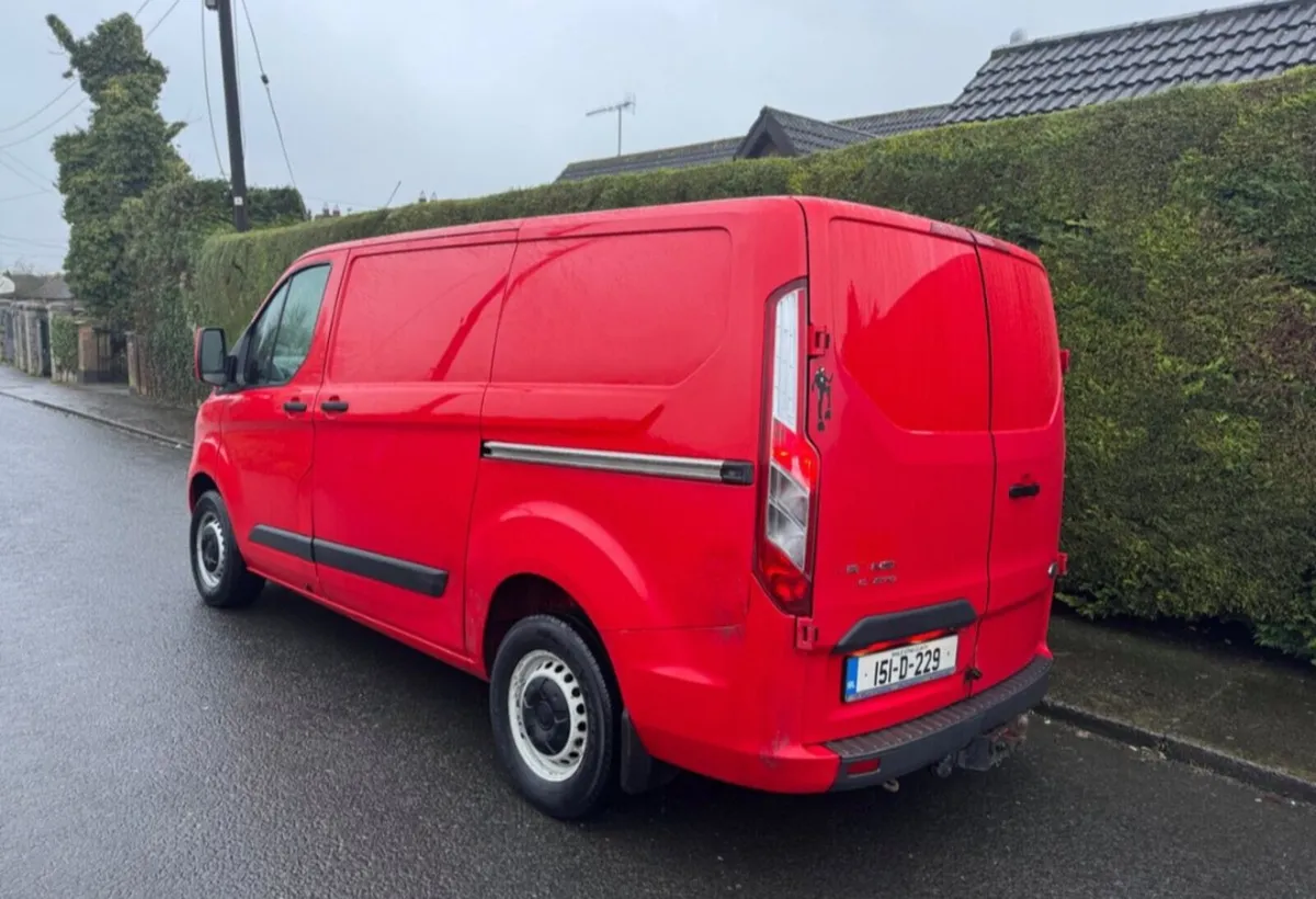 Ford Custom - Image 2