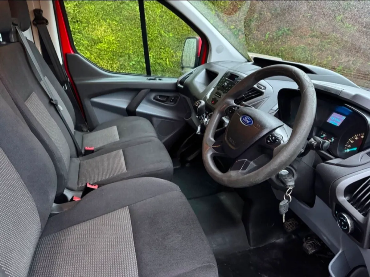 Ford Custom - Image 3