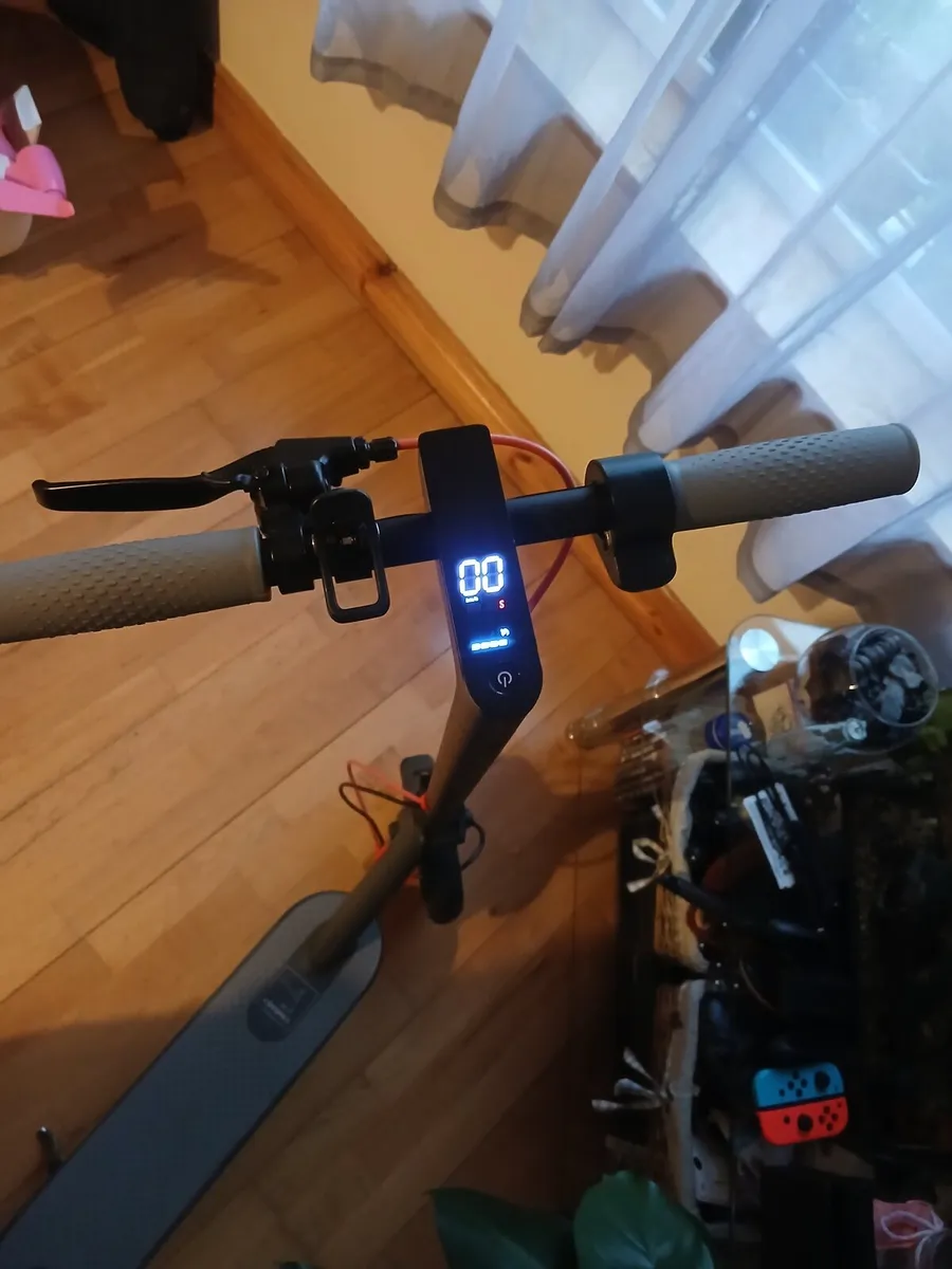 Electric scooter - Image 2