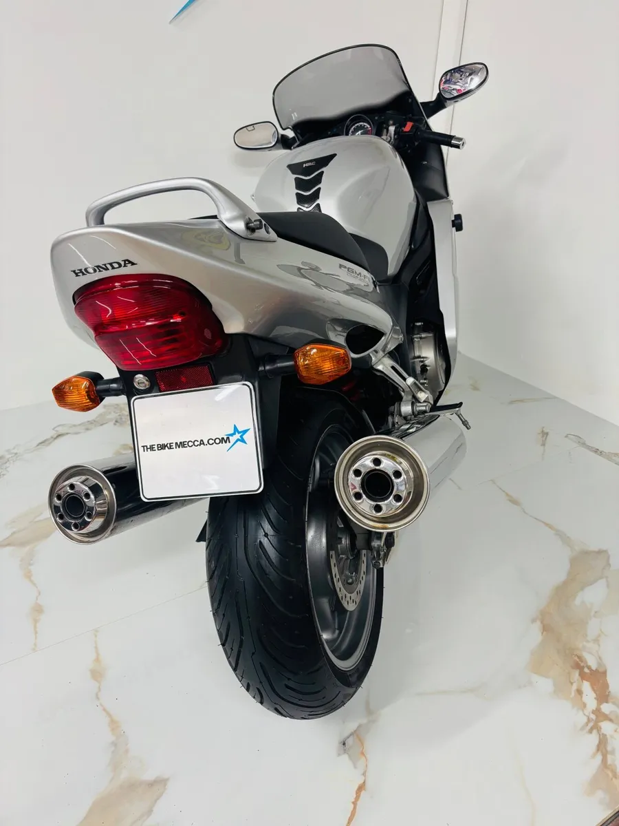 Honda cbr blackbird 1100 xx - Image 2