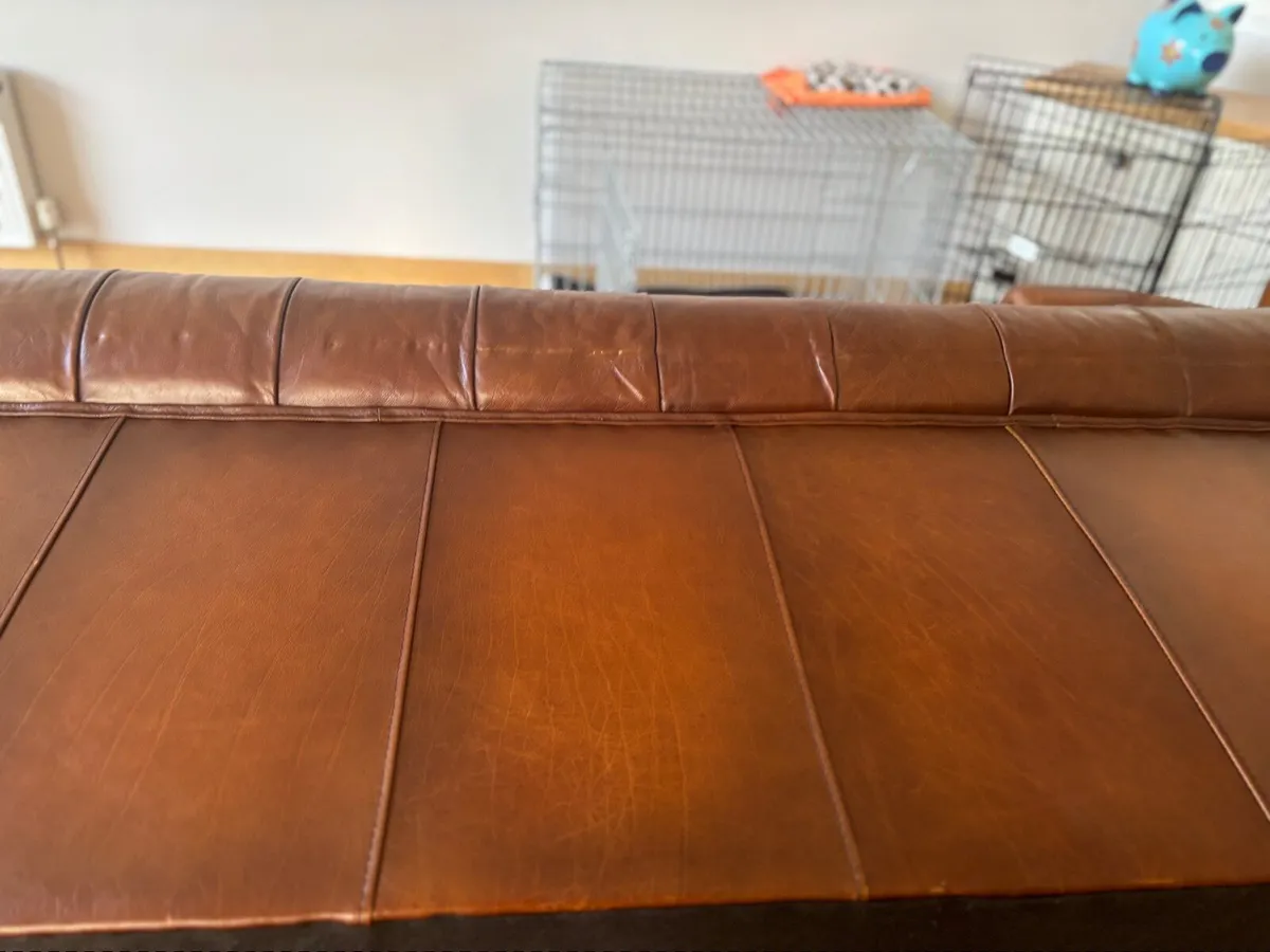 4 seated leather sofa - Image 2