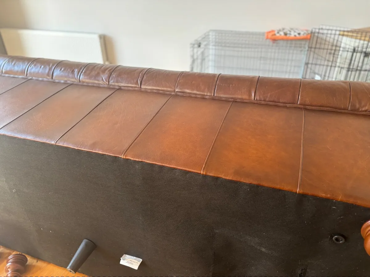4 seated leather sofa - Image 4