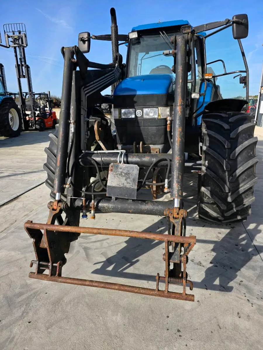 New Holland front loader - Image 4