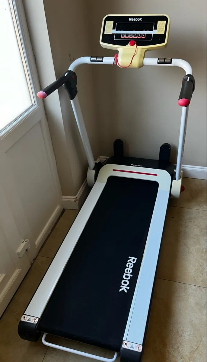 Space saver Reebok treadmill - Image 4