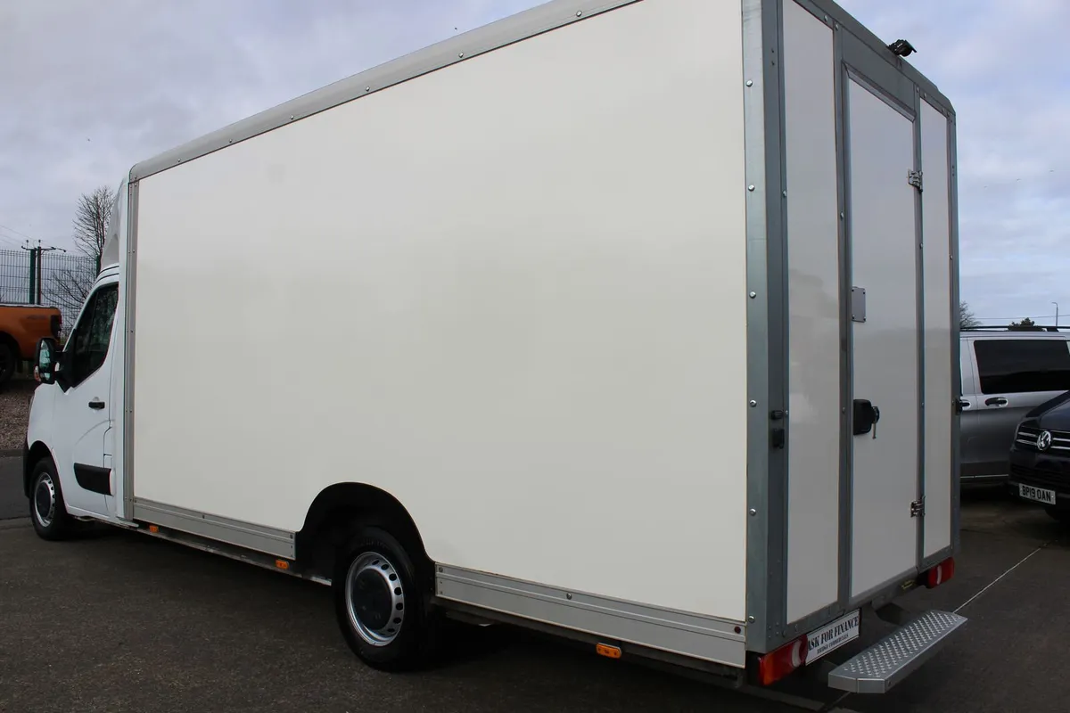 2024 Renault Master LL35 Low Loader Luton - Image 4