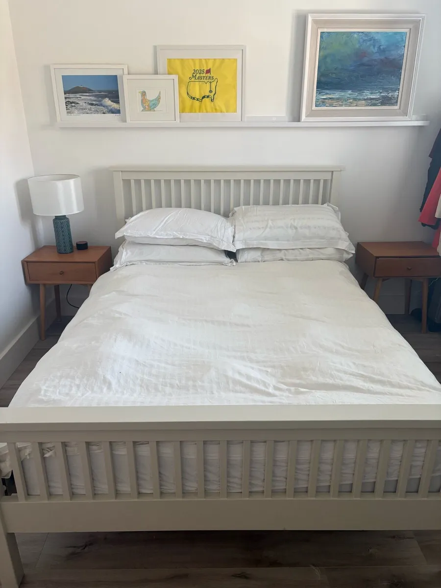 Solid wood bed frame - Image 1