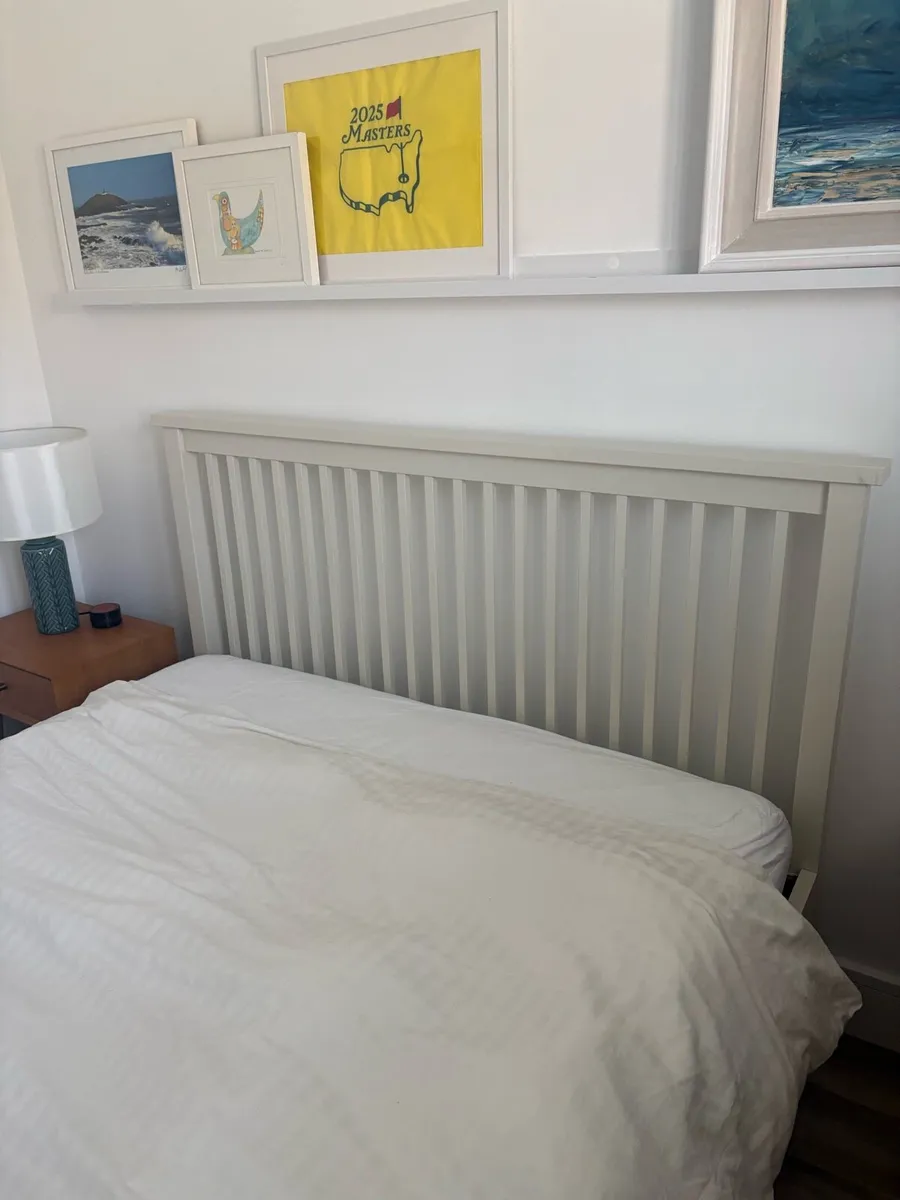 Solid wood bed frame - Image 2