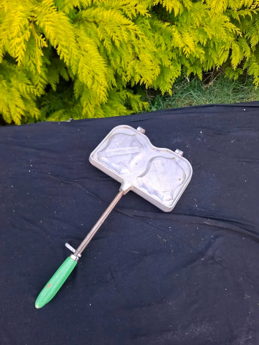 Vintage toastie maker - Image 1