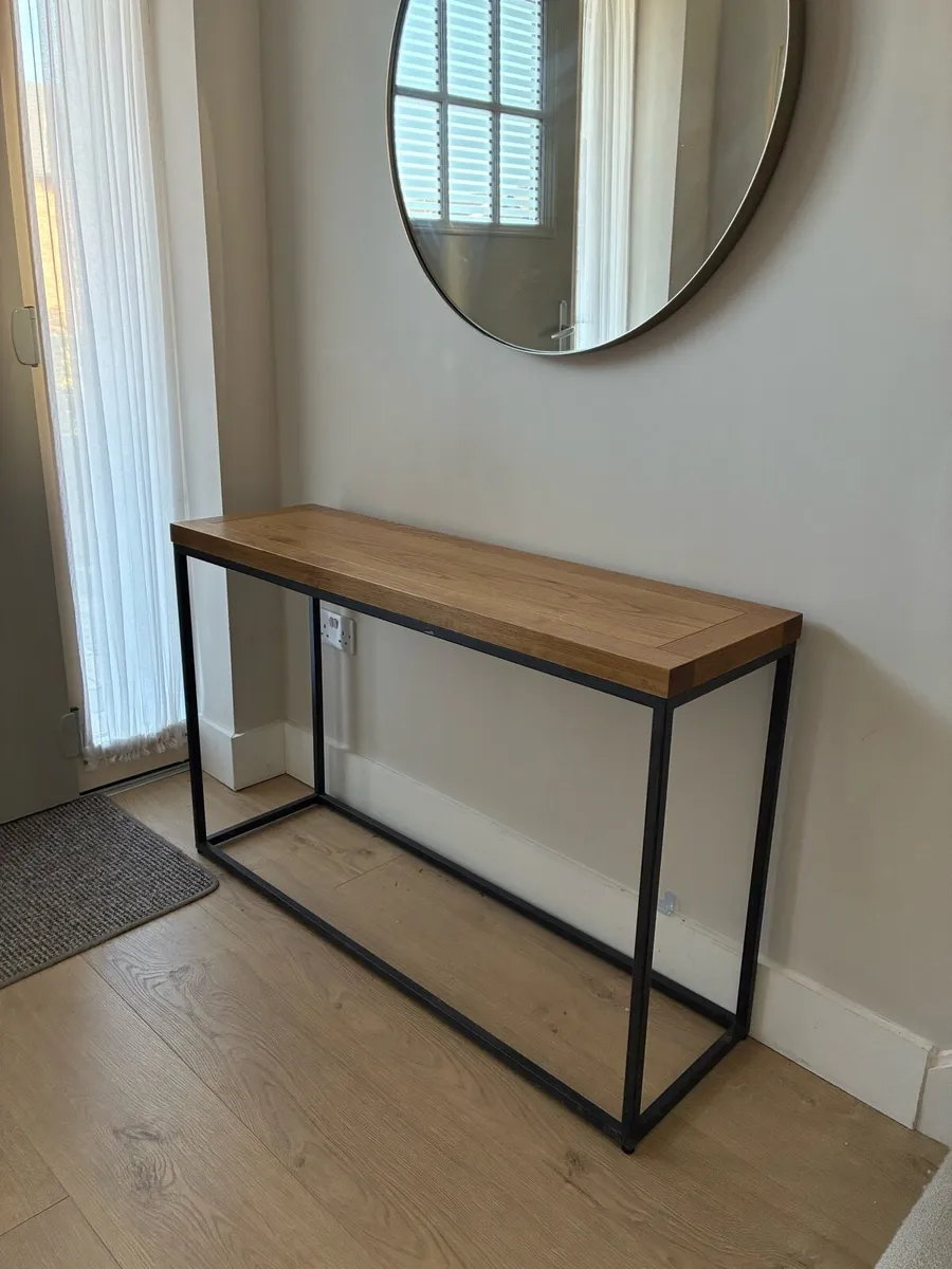 Console Table - Image 1