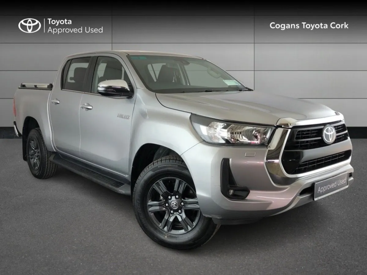 Toyota Hilux 2.8 SR5 D/CAB AUTO - Image 1