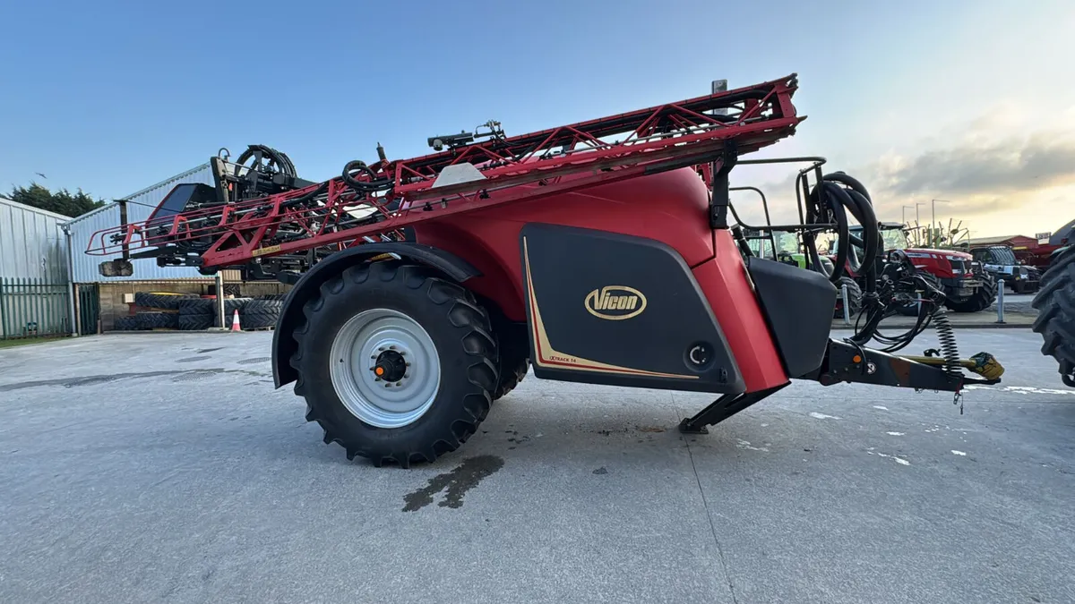 Kverneland sprayer - Image 3