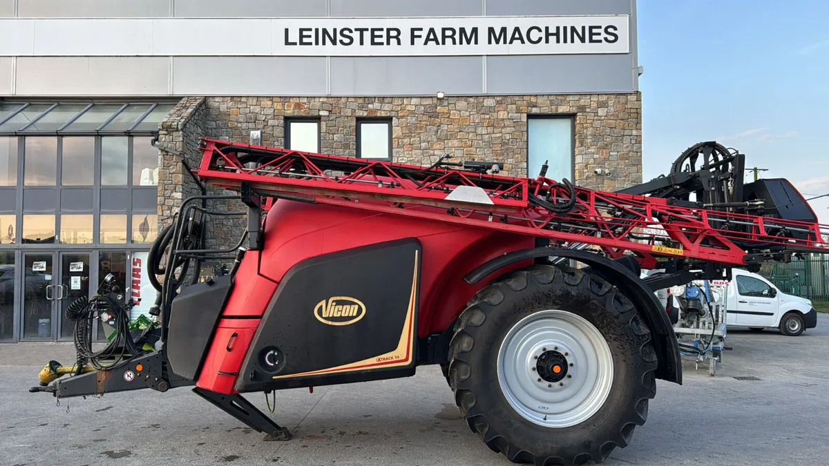 Kverneland sprayer - Image 1