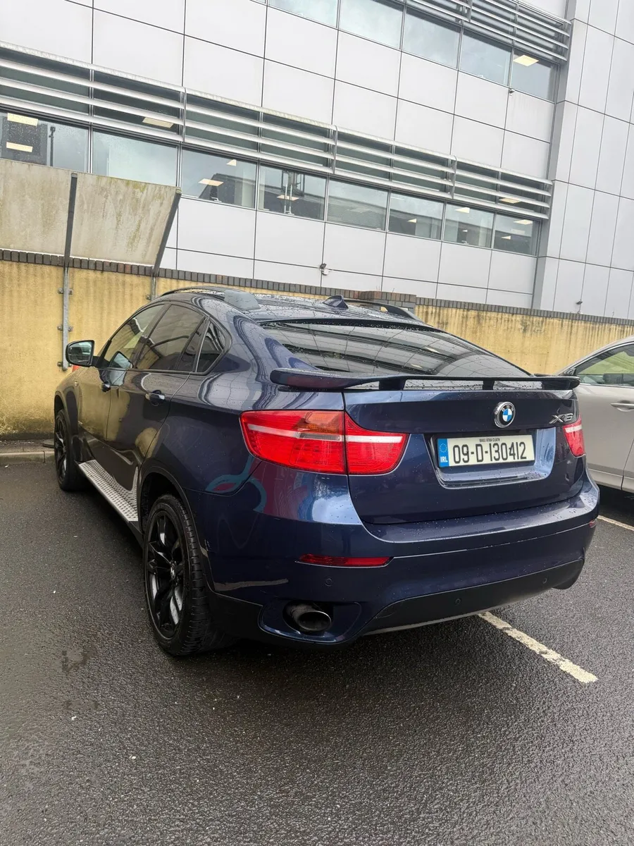 BMW x6 - Image 1