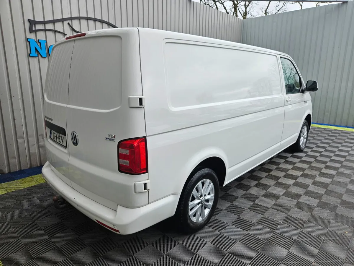 2016 Volkswagen Transporter 2.0D - Image 3